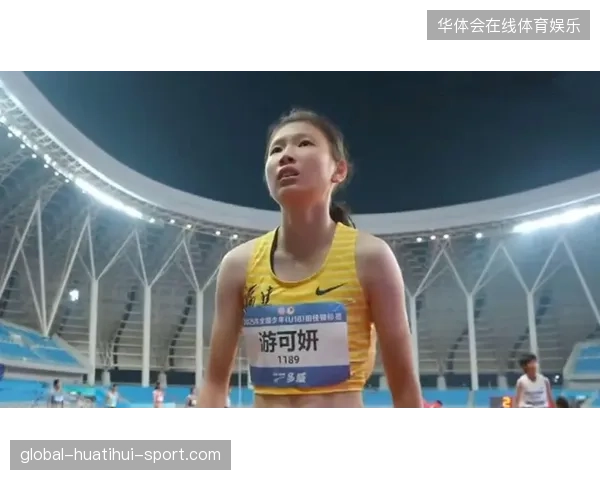 奇特跑姿？15岁中国新飞人百米狂飙绝杀夺冠——后程发力太无解了！